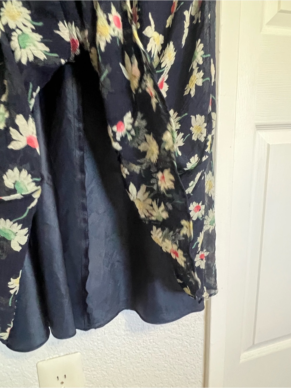 Lauren Ralph Lauren Silk Floral Ruffle Neck Midi Dress Navy Sleeveless Size 8 - Picture 9 of 10